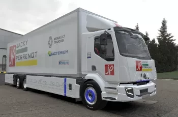 Jacky Perrenot x Renault Trucks logistique urbaine